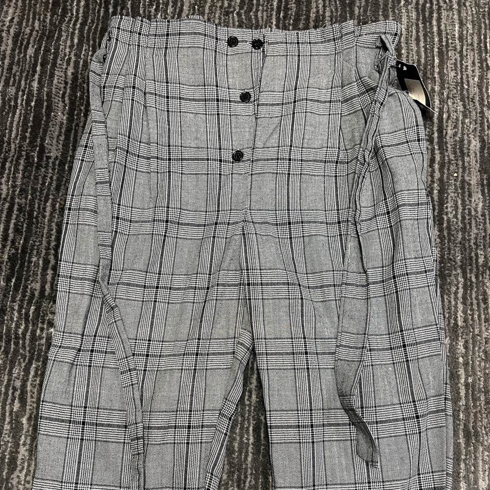 Dress pants - Picture 2 of 3